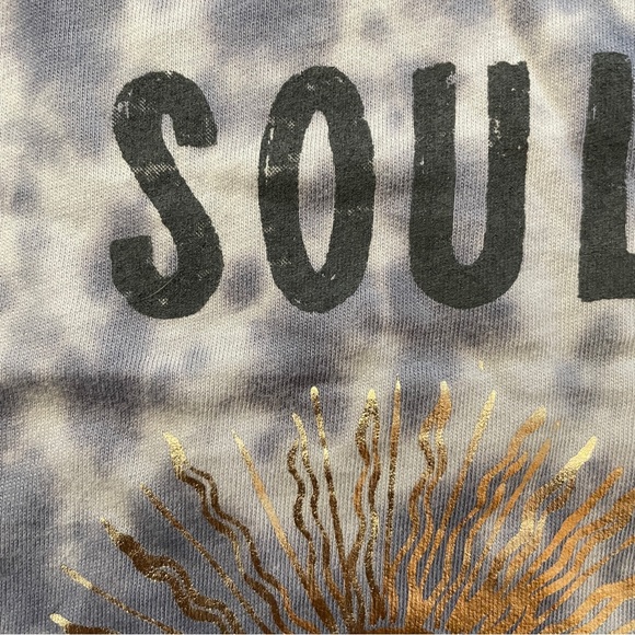 Old Navy Graphic Tee - Picture 7 of 13